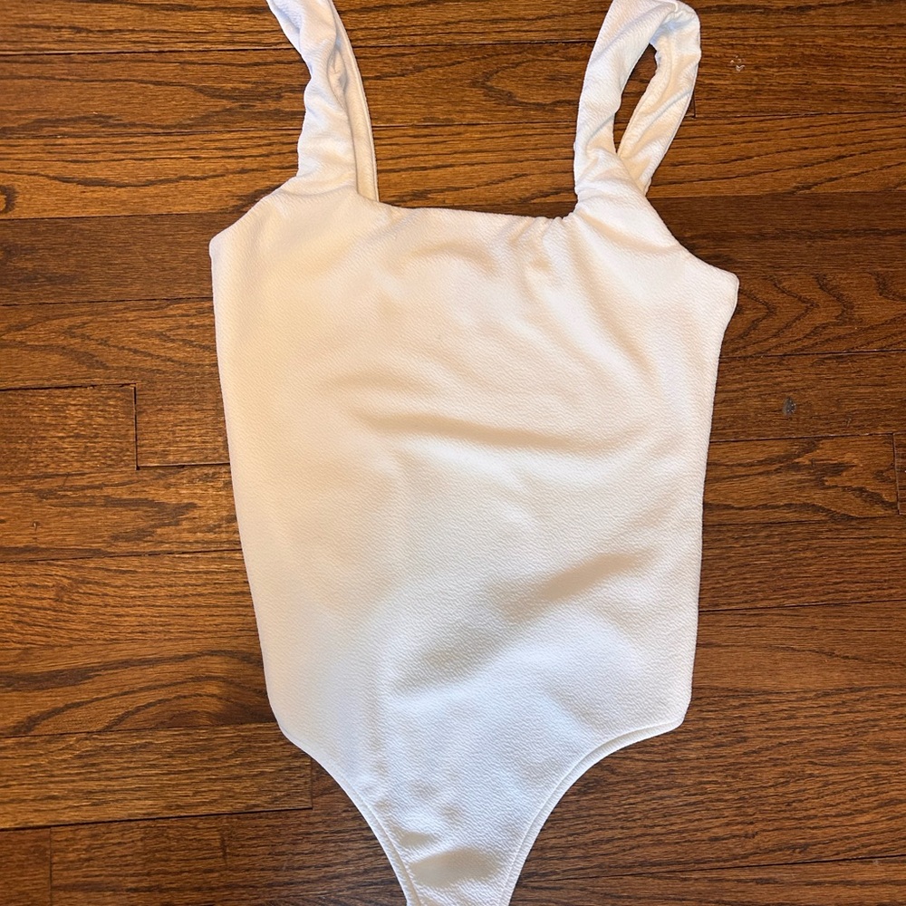 Show Me Your Mumu White Textured Bodysuit - M